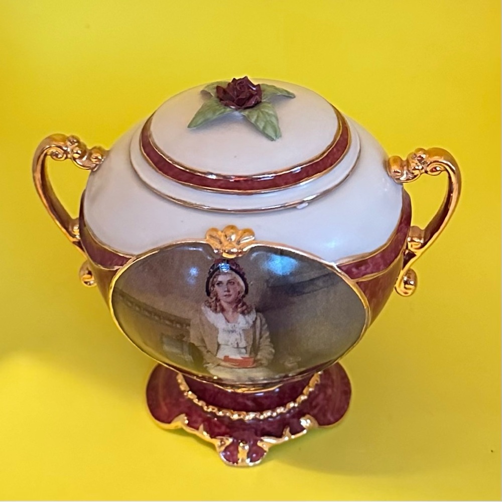 Porcelain Heirloom by Ardleigh Elliott Music Box #A1804